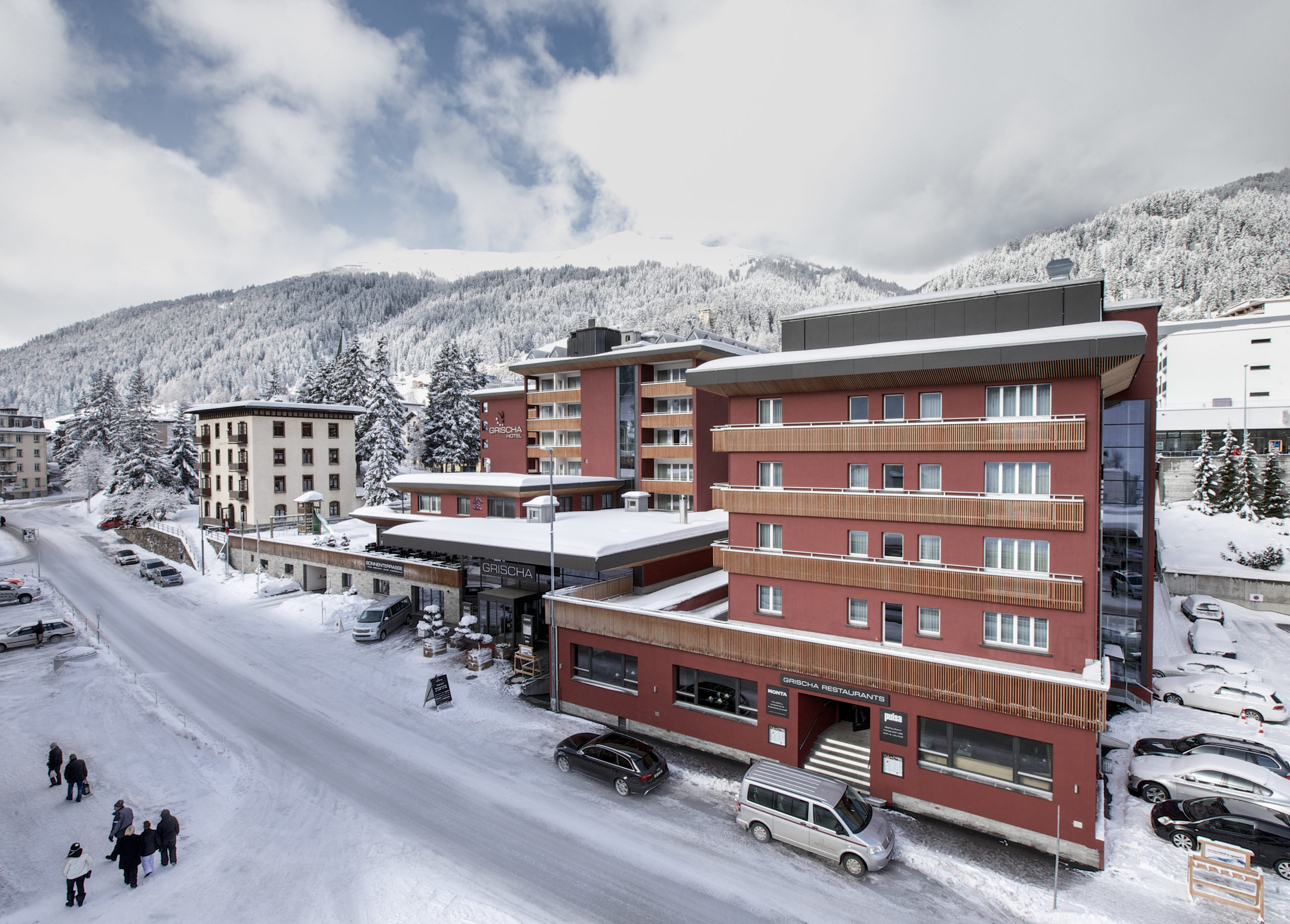 Aussenansicht Winter Grischa Hotel